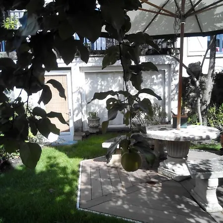 Guest house Logement Prive Sur Jardin Ensoleille Tallende