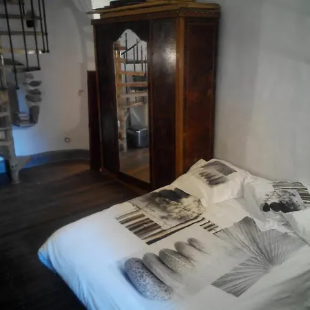 Logement Prive Sur Jardin Ensoleille Guest house Tallende