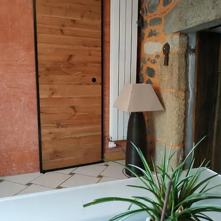 Guest house Logement Prive Sur Jardin Ensoleille Tallende